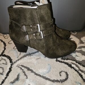 RIALTO Booties Women’s size 8 NEW. #1
